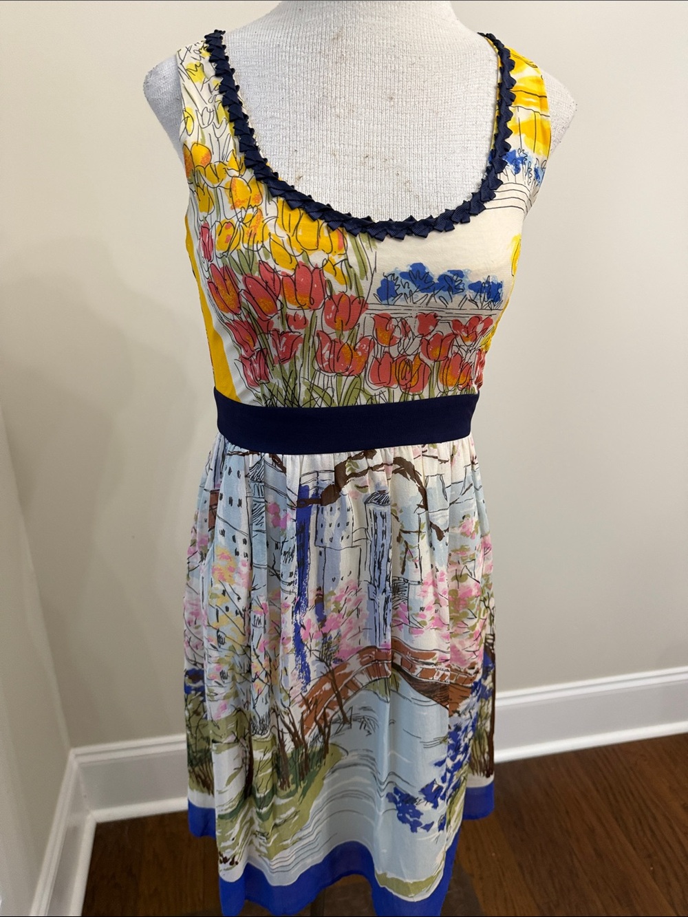 Scenic Floral Scoop-Neck Mini Dress in Yellow & Navy